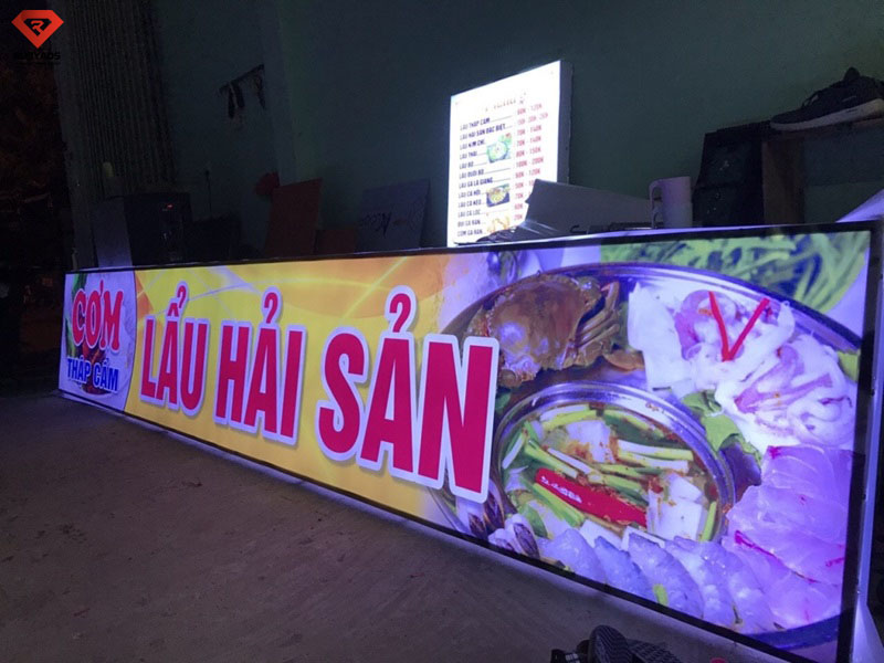in bạt quảng cáo uv