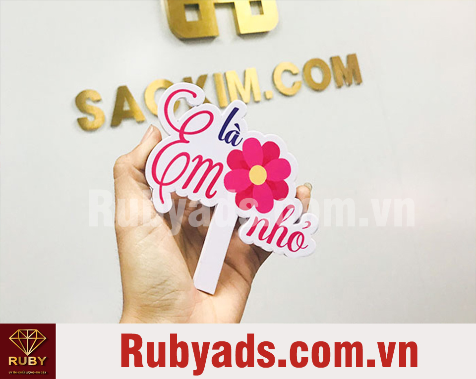 hashtag cầm tay chụp ảnh