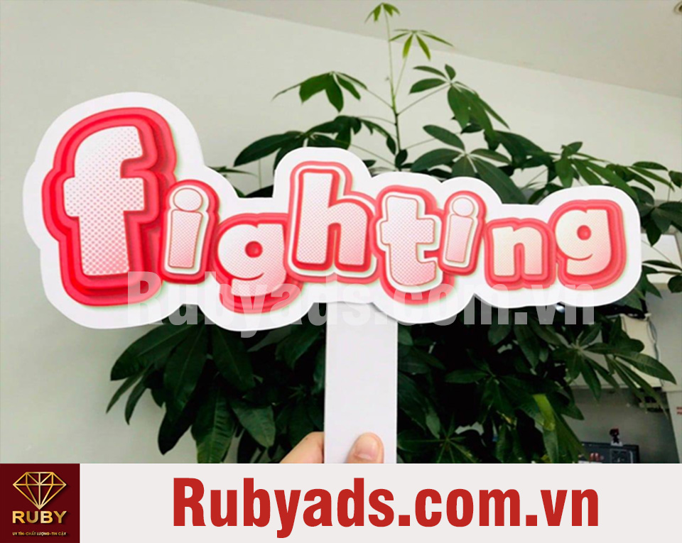 hashtag cầm tay chụp ảnh