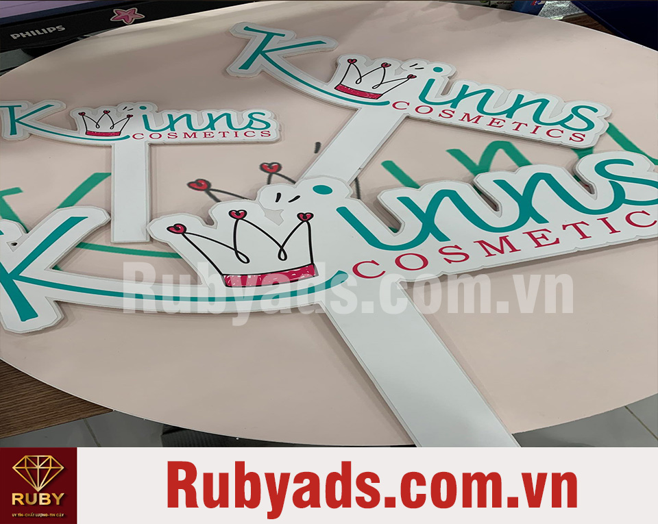 xưởng sản xuất hashtag cầm tay sự kiện