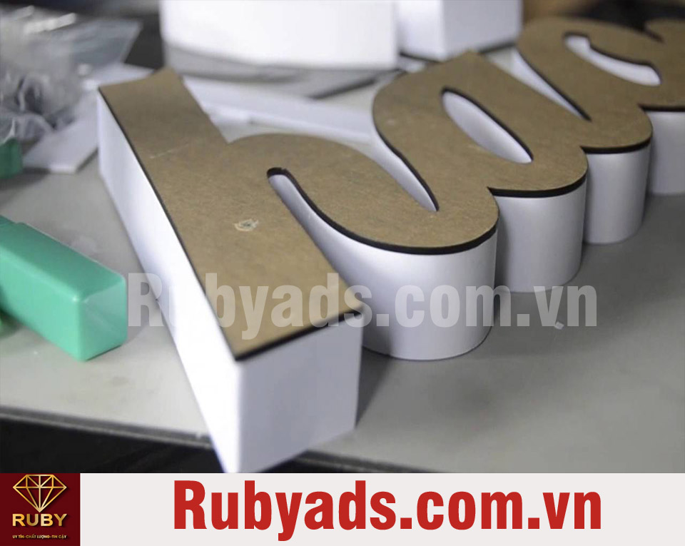 Thi công bảng hiệu quảng cáo quận 5