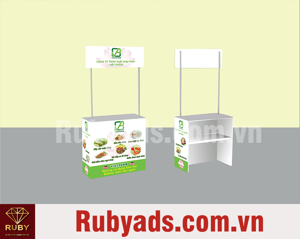 Ruby sở hữu booth bán hàng sáng tạo