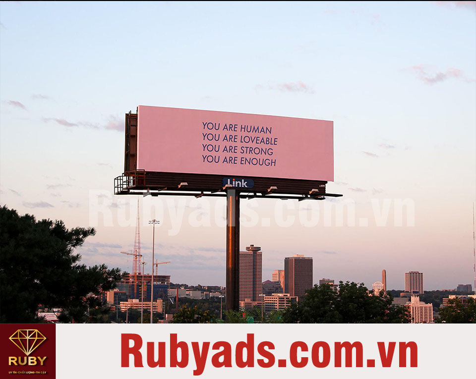 Quảng cáo ở địa điểm công cộng