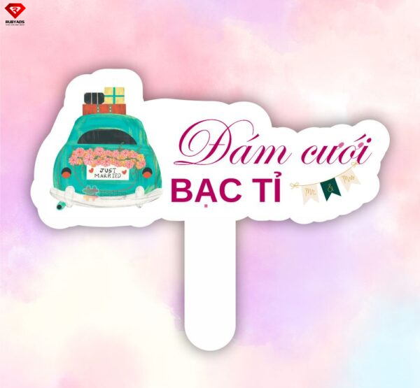 hashtag cầm tay ngày cưới