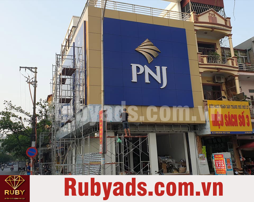 Thi công bảng hiệu quảng cáo tại Quận 6 cực bắt mắt