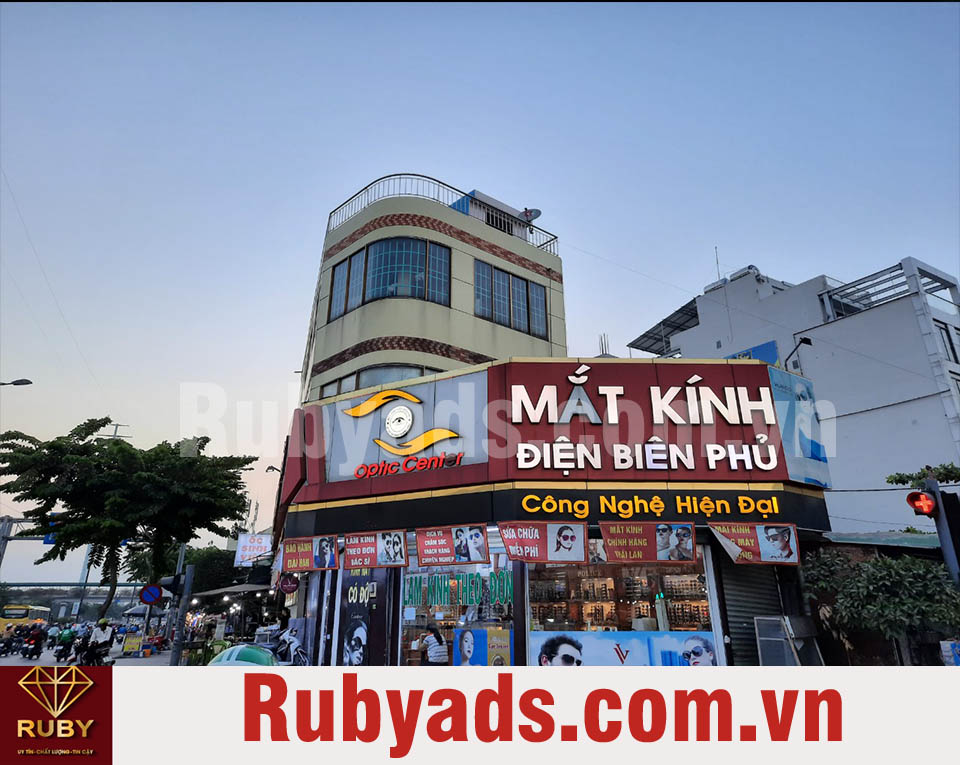 Thiết kế bảng hiệu kính mắt tại Ruby