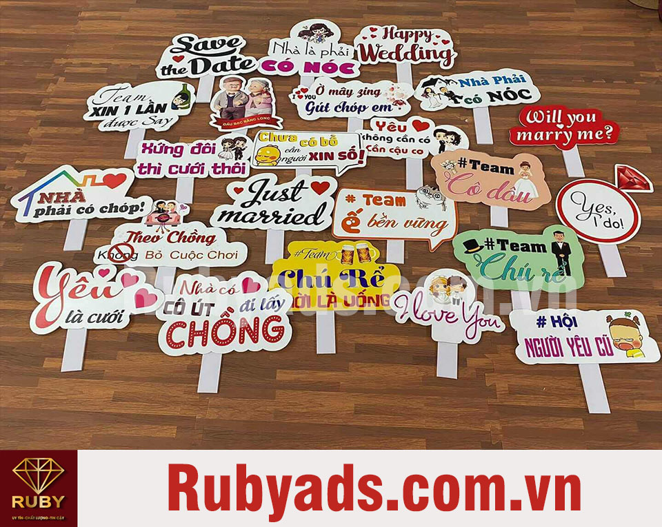 Dịch vụ in hashtag cầm tay tại Quận 2