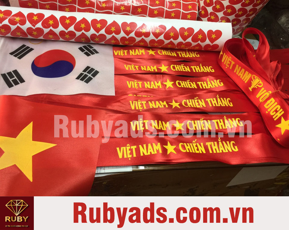 Giá in băng rôn vải