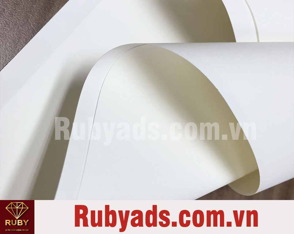 Giấy in poster bằng chất liệu gì là tốt nhất?