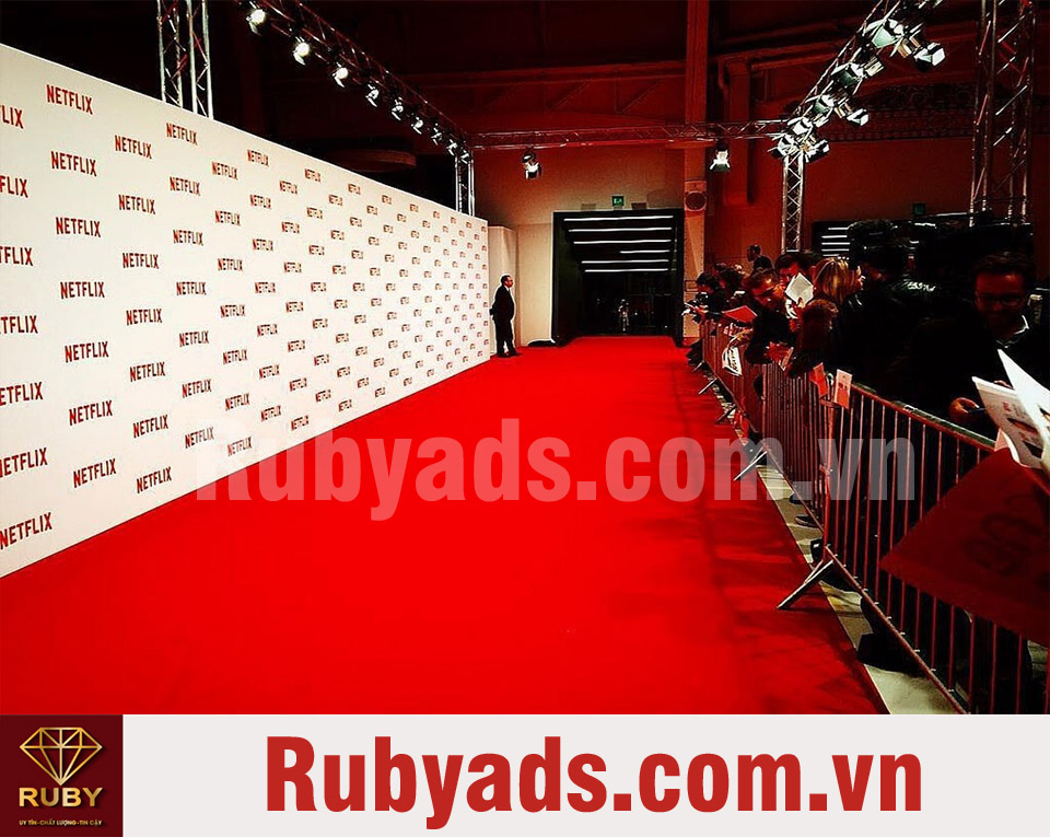 Vì sao nên chọn Rubyads là đơn vị thi công Backdrop?